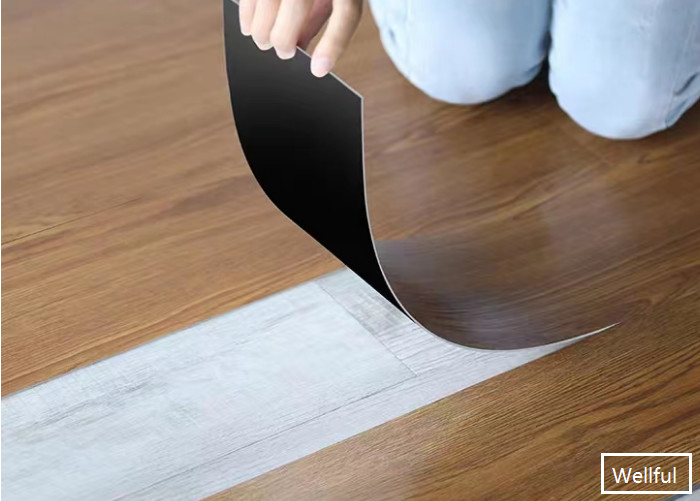 Resillienct Wooden PVC Tile Flooring 2.0mmx0.07mm Slip Resistance